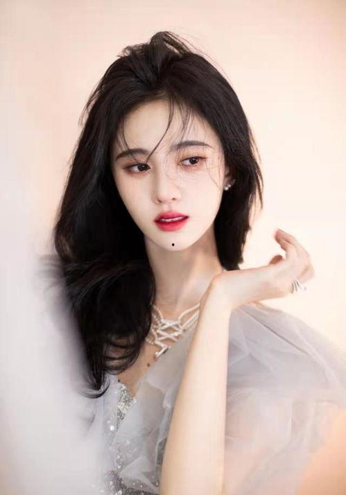 爱豆吃瓜娱乐酱鞠婧祎,爱豆吃瓜娱乐酱，揭秘明星幕后生活点滴”